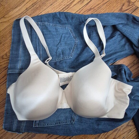 BALI | 42C Seamless Nude Bra Underwire wide band adjustable wide straps - Picture 1 of 7